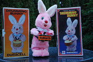 Trommel Hase mit Kunststoff Sticks